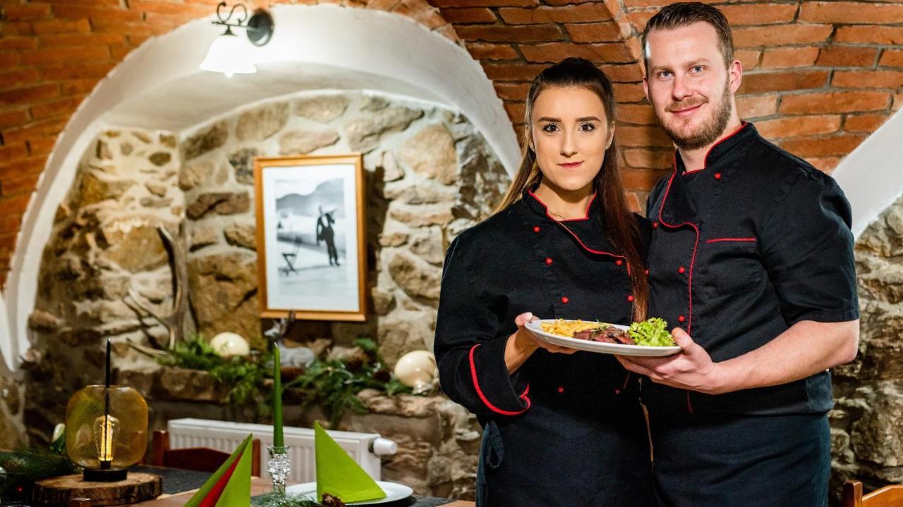 Vsemyslice Wellness Penzion-Restaurace U Pstrosa المظهر الخارجي الصورة